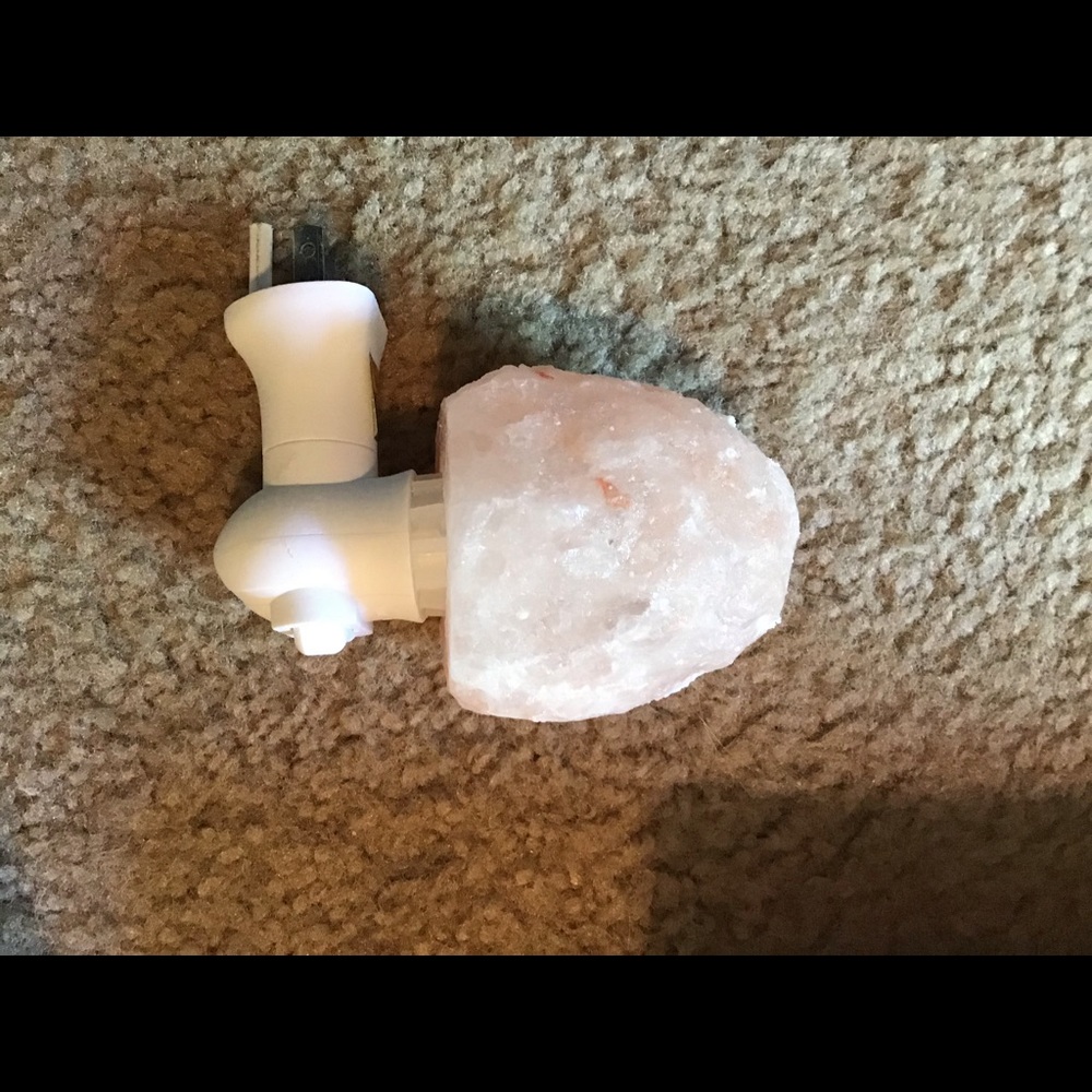 Salt lamp night light